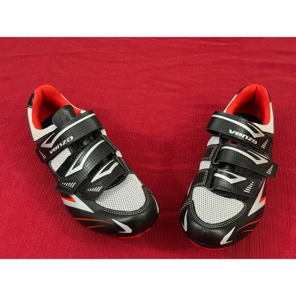 Venzo Black White and Red Clip In Cycling Shoes Peloton or Spin Bikes 7.5 women - Picture 3 of 3